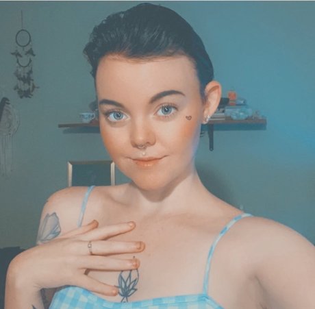 Foto di nudo di fuga di OnlyFans di Pixie Mai