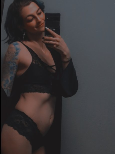 Foto di nudo di fuga di OnlyFans di  