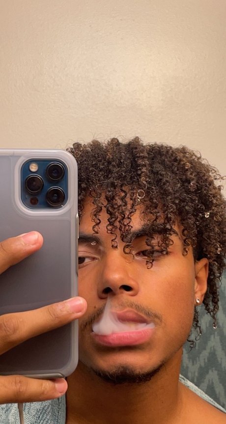 Foto di nudo di fuga di OnlyFans di Deshaun
