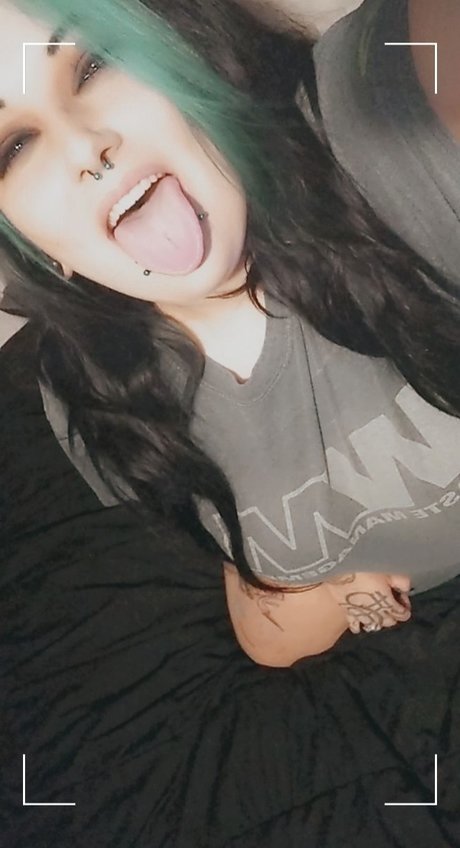 Foto di nudo di fuga di OnlyFans di Leigh
