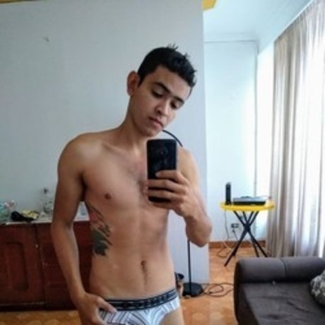 Foto di nudo di fuga di OnlyFans di Felipe Cortes