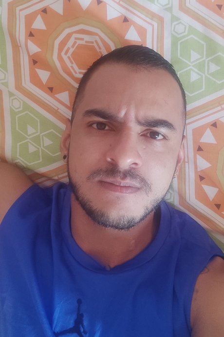 Foto di nudo di fuga di OnlyFans di Ivn Aguiar