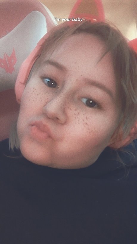 Foto di nudo di fuga di OnlyFans di Pinky
