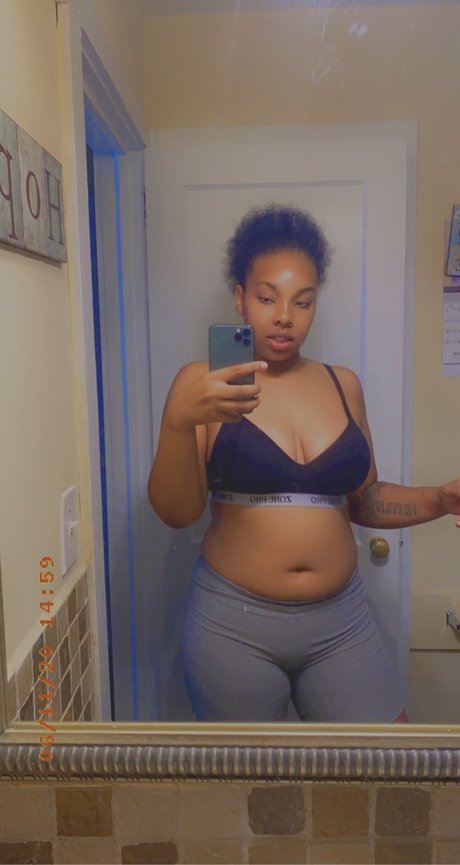Foto di nudo di fuga di OnlyFans di Darnajia Jackson