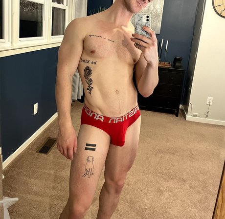 Foto di nudo di fuga di OnlyFans di Corey