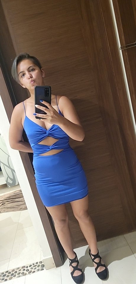 Foto di nudo di fuga di OnlyFans di Cinderella