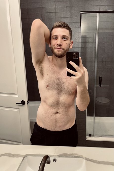 Foto di nudo di fuga di OnlyFans di Davis