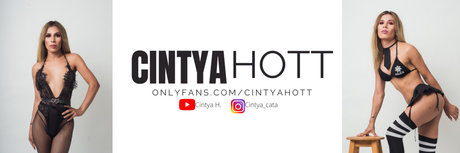 Foto di nudo di fuga di OnlyFans di  