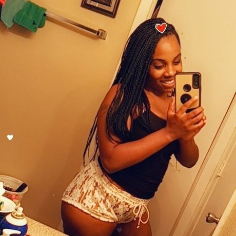 Foto di nudo di fuga di OnlyFans di Pretty Girl Chas