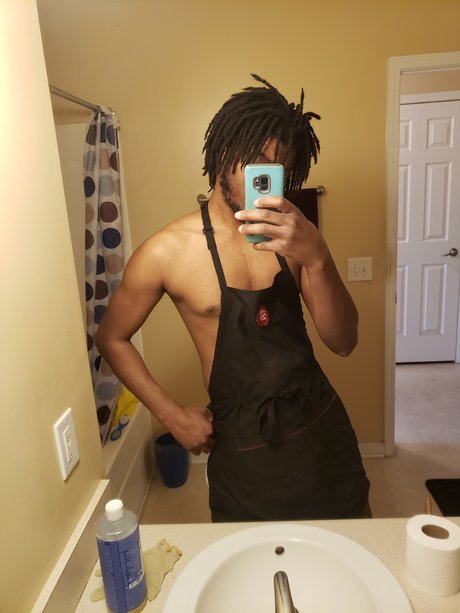 Foto di nudo di fuga di OnlyFans di Lotus