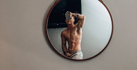 Foto di nudo di fuga di OnlyFans di Daniel Steven