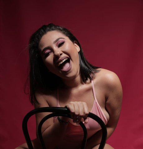 Foto di nudo di fuga di OnlyFans di China Cedeo