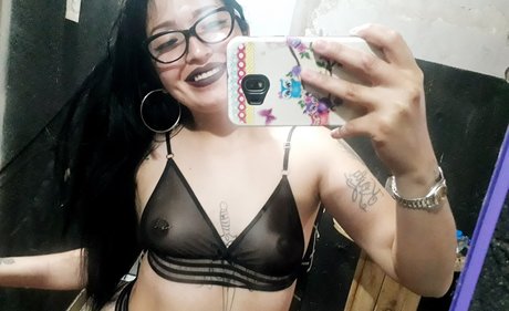 Foto di nudo di fuga di OnlyFans di  
