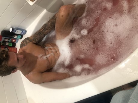 Foto di nudo di fuga di OnlyFans di Connor Hart
