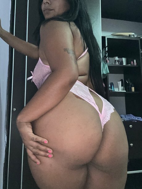Foto di nudo di fuga di OnlyFans di Coraline