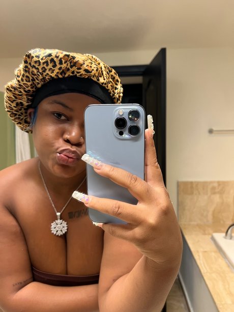 Foto di nudo di fuga di OnlyFans di Ms Thick