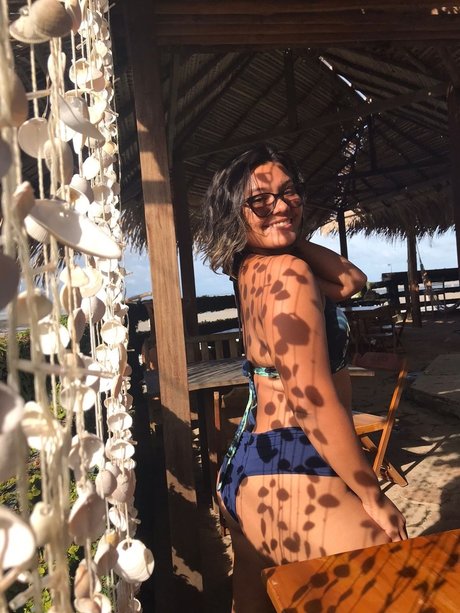 Foto di nudo di fuga di OnlyFans di Anne Caroline