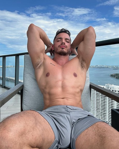 Foto di nudo di fuga di OnlyFans di Poyato Top 01
