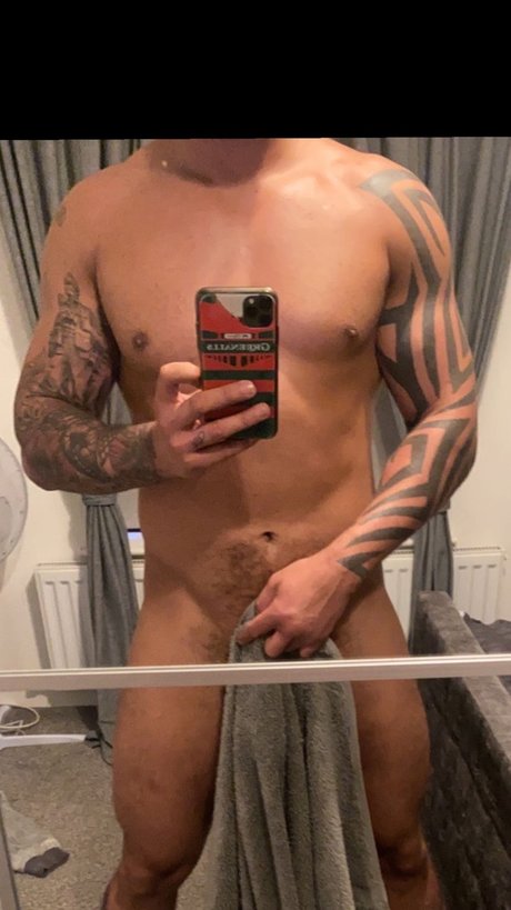 Foto di nudo di fuga di OnlyFans di I Know Why Youre Here   