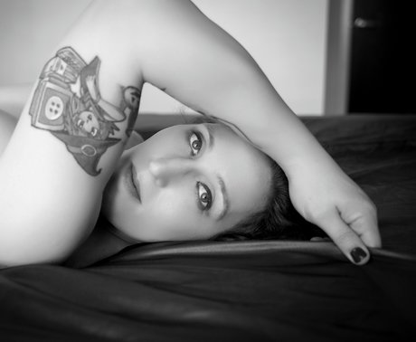 Foto di nudo di fuga di OnlyFans di Postop Trans Cutie
