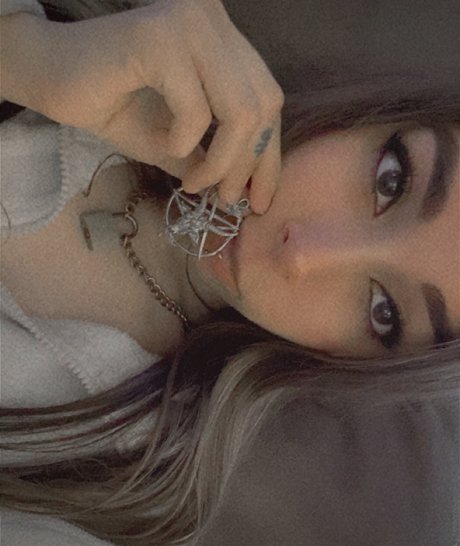 Foto di nudo di fuga di OnlyFans di Iris