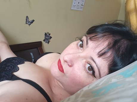 Foto di nudo di fuga di OnlyFans di Porcelaindoll