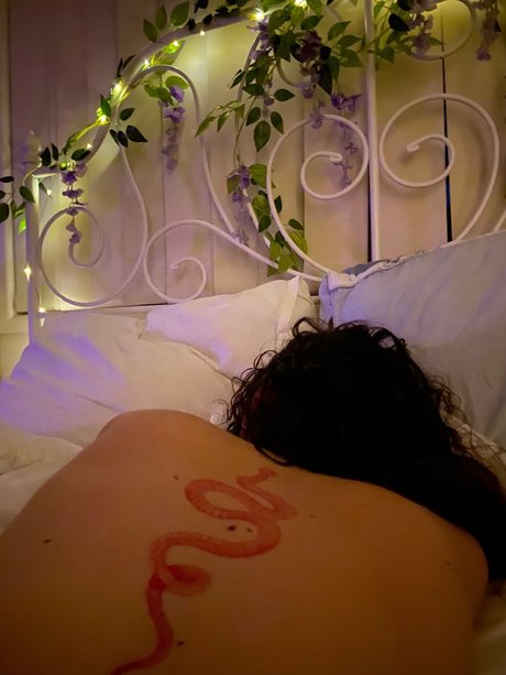 Foto di nudo di fuga di OnlyFans di Poppy