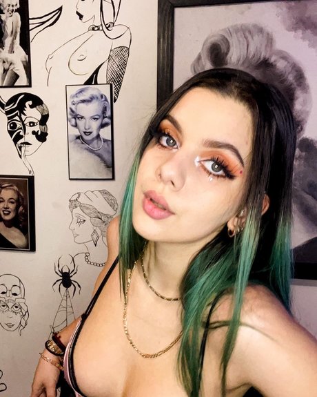 Foto di nudo di fuga di OnlyFans di Estefania