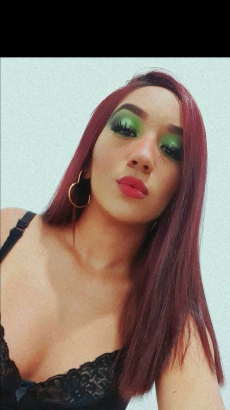 Foto di nudo di fuga di OnlyFans di Poliana Santiago