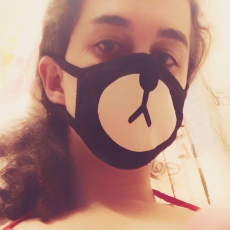 Foto di nudo di fuga di OnlyFans di Pocketlint 3