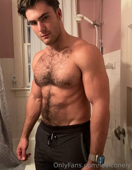 Foto di nudo di fuga di OnlyFans di Leviconely