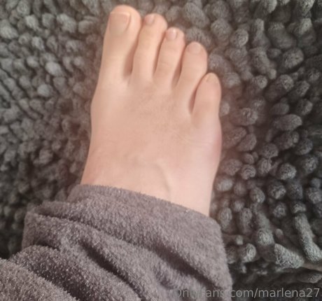 Foto di nudo di fuga di OnlyFans di Marlena27