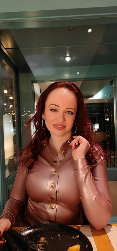 Foto di nudo di fuga di OnlyFans di Onlinefemdom