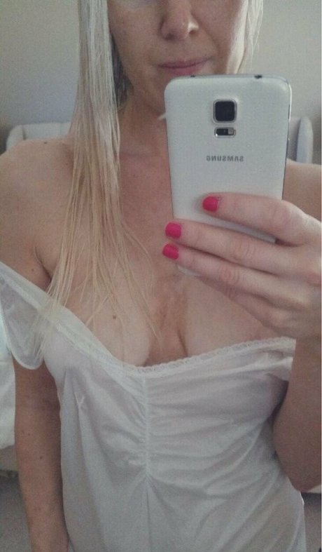 Foto di nudo di fuga di OnlyFans di Americanhousewife