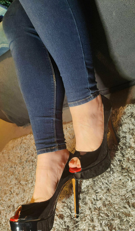 Foto di nudo di fuga di OnlyFans di Kaytiesfeet