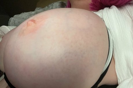 Foto di nudo di fuga di OnlyFans di Leoniagold