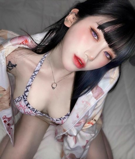 Foto di nudo di fuga di OnlyFans di Naughty Rabbit