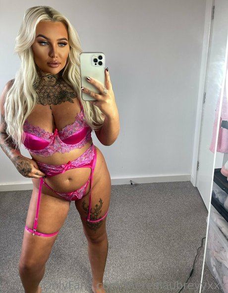 Foto di nudo di fuga di OnlyFans di Inkedblondieeee