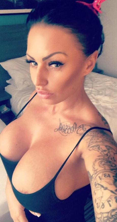Foto di nudo di fuga di OnlyFans di Kerrylouisexxx
