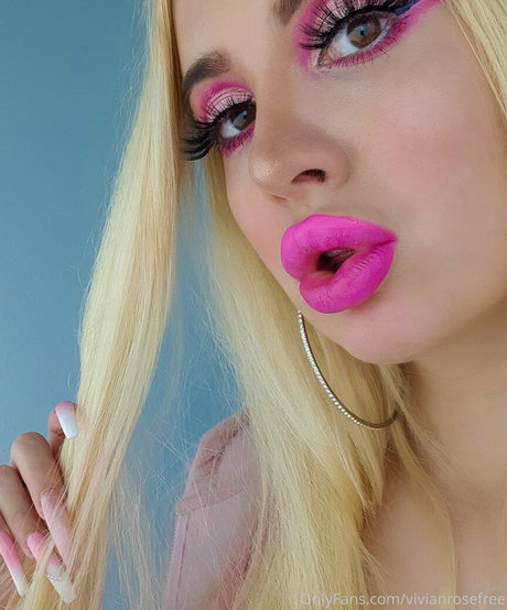Foto di nudo di fuga di OnlyFans di Vivianrosefree