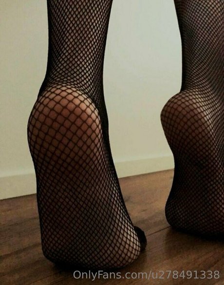 Foto di nudo di fuga di OnlyFans di Officialfeetforfun