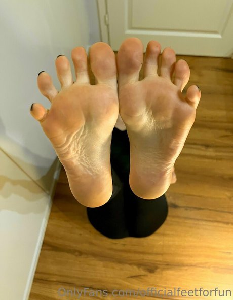 Foto di nudo di fuga di OnlyFans di Officialfeetforfun