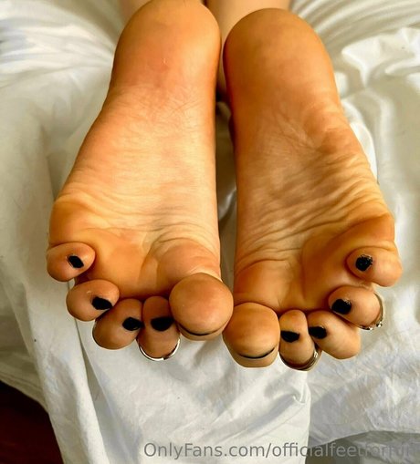 Foto di nudo di fuga di OnlyFans di Officialfeetforfun