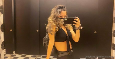 Foto di nudo di fuga di OnlyFans di Lolahalexo