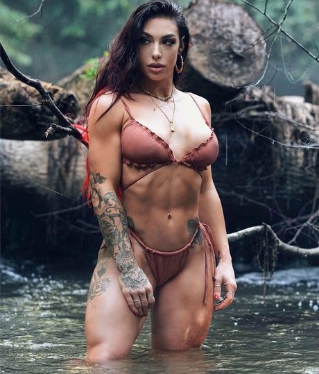Foto di nudo di fuga di OnlyFans di Kayla Rossi