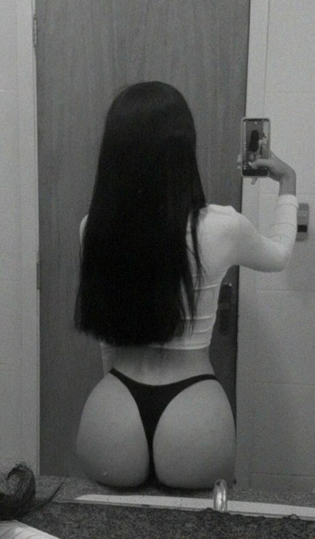 Foto di nudo di fuga di OnlyFans di Oliveiiranatt