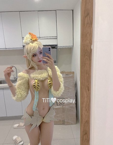 TiTi cosplay