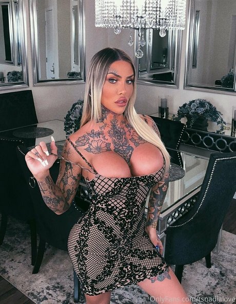 Foto di nudo di fuga di OnlyFans di Tsnadialove