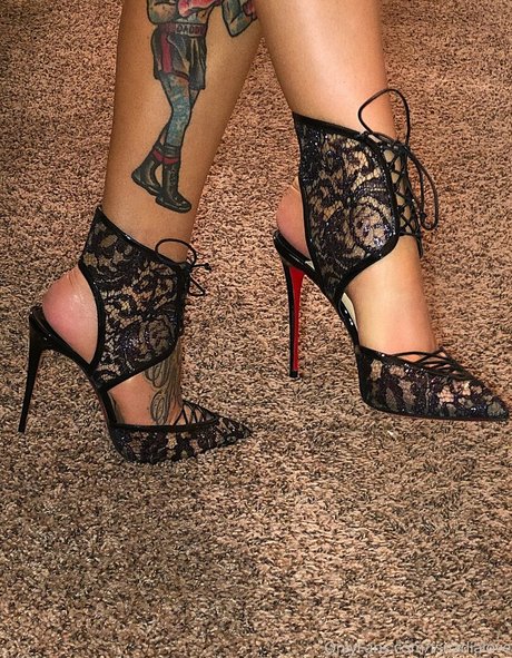 Foto di nudo di fuga di OnlyFans di Tsnadialove
