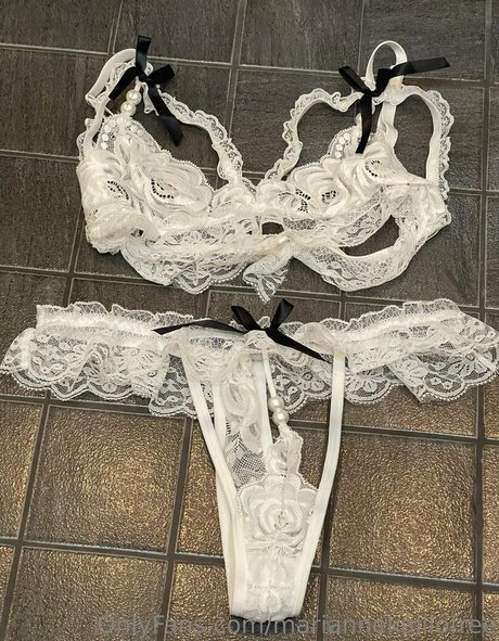 Foto di nudo di fuga di OnlyFans di Mariannekalliofree